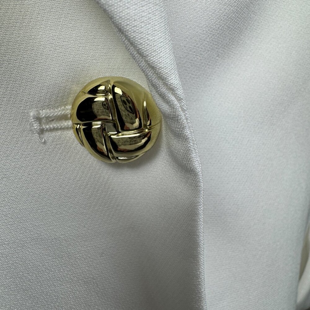 Carol Wren White Chic Tailored Blazer Size XL with Gold button - Picture 3 of 7